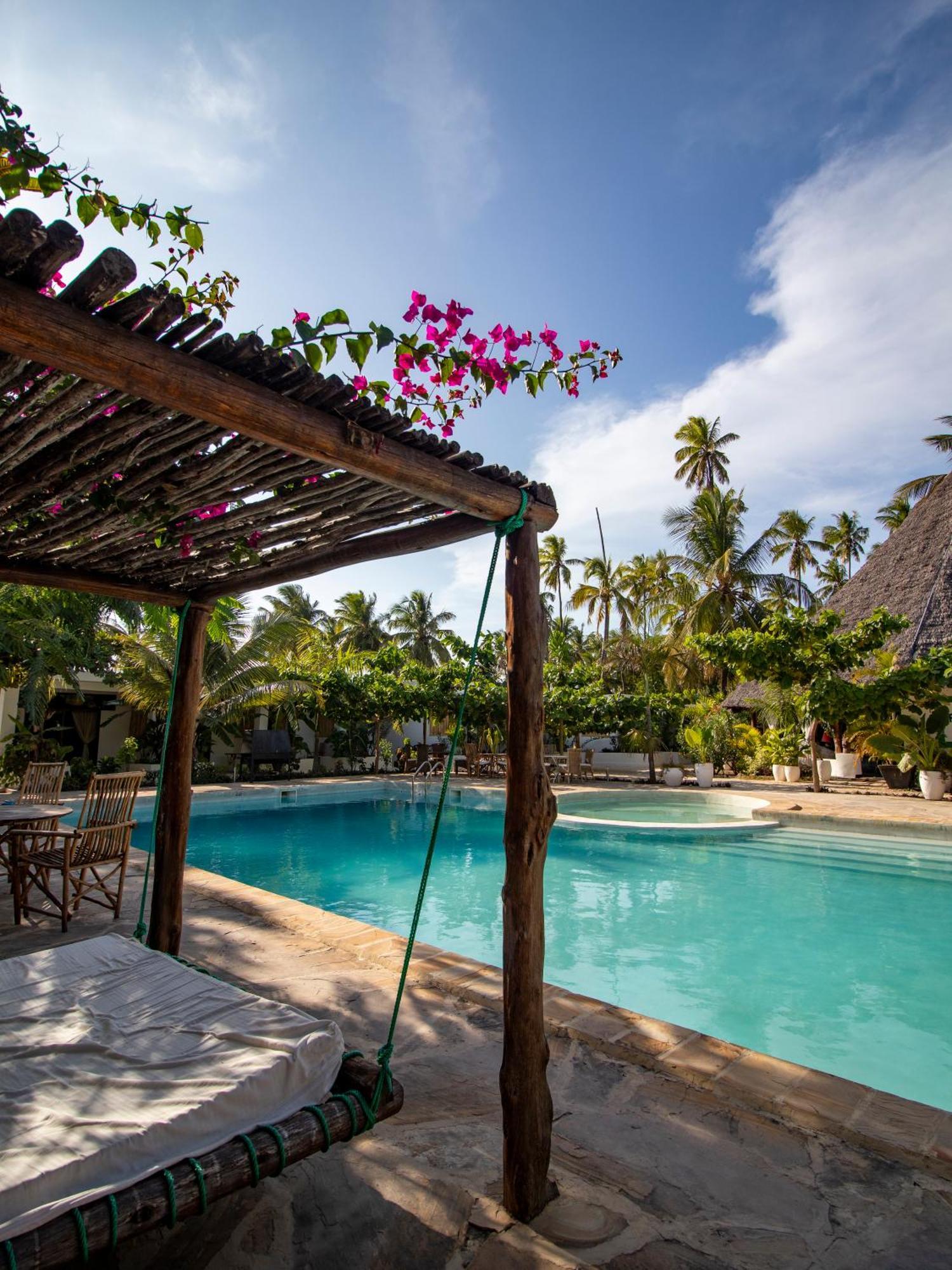 פינגווה Tropical Boutique Hotel & Resto מראה חיצוני תמונה